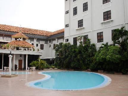 Holiday Hotel Phnom Penh Dış mekan fotoğraf