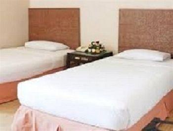 Holiday Hotel Phnom Penh Dış mekan fotoğraf